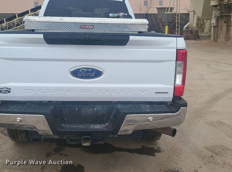 image for item DR4265 2017 Ford F350 Super Duty XL SuperCab pickup truck