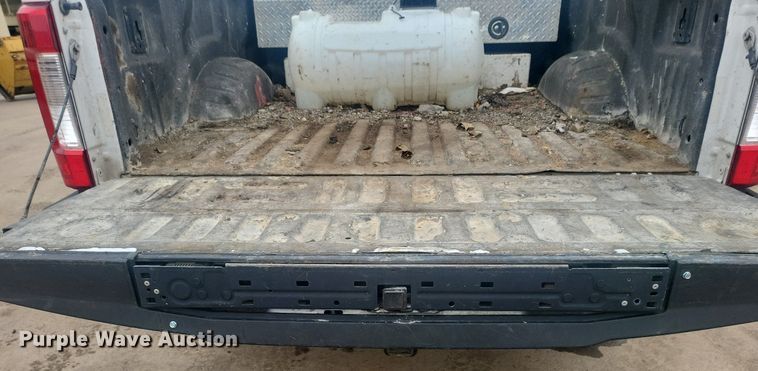 image for item DR4265 2017 Ford F350 Super Duty XL SuperCab pickup truck