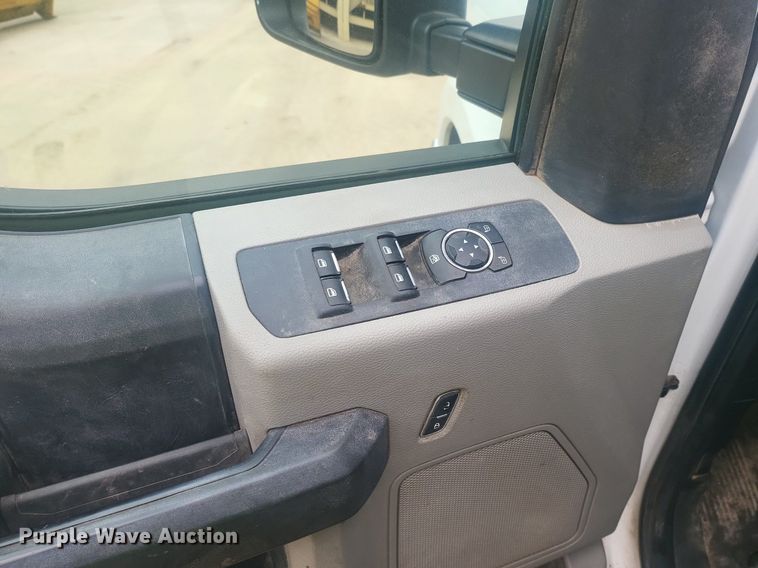 image for item DR4265 2017 Ford F350 Super Duty XL SuperCab pickup truck