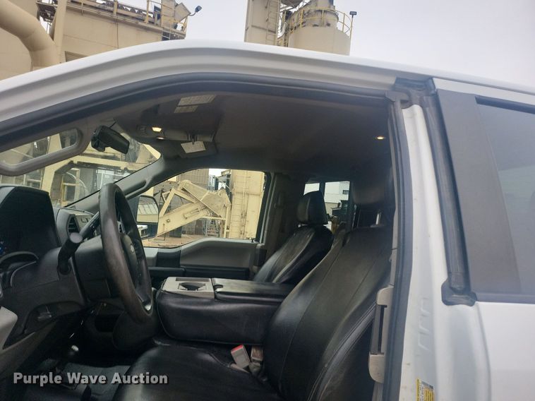 image for item DR4265 2017 Ford F350 Super Duty XL SuperCab pickup truck