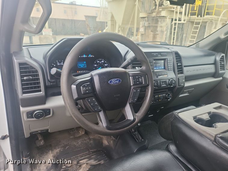 image for item DR4265 2017 Ford F350 Super Duty XL SuperCab pickup truck