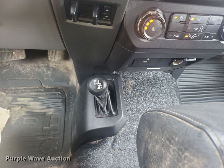 image for item DR4265 2017 Ford F350 Super Duty XL SuperCab pickup truck