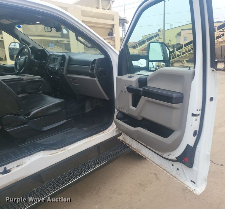 image for item DR4265 2017 Ford F350 Super Duty XL SuperCab pickup truck