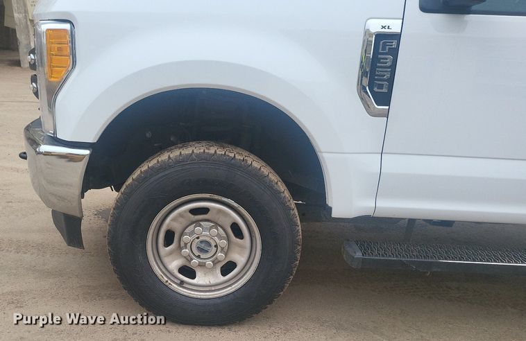 image for item DR4265 2017 Ford F350 Super Duty XL SuperCab pickup truck