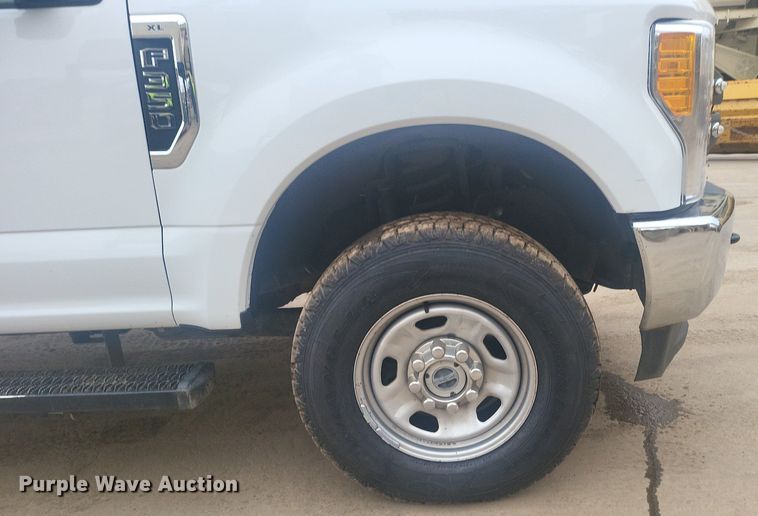 image for item DR4265 2017 Ford F350 Super Duty XL SuperCab pickup truck