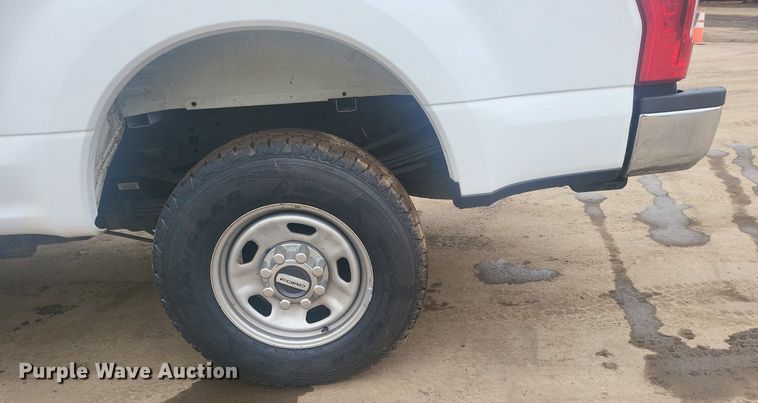 image for item DR4265 2017 Ford F350 Super Duty XL SuperCab pickup truck