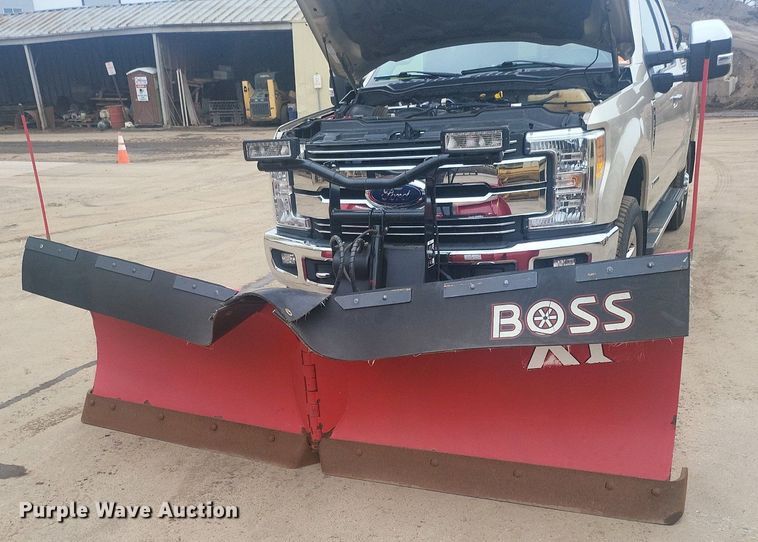 image for item DR4266 2017 Ford F350 Super Duty Lariat SuperCab pickup truck