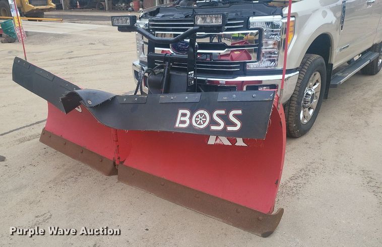 image for item DR4266 2017 Ford F350 Super Duty Lariat SuperCab pickup truck