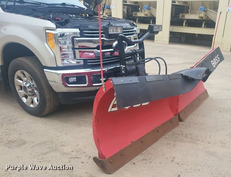 image for item DR4266 2017 Ford F350 Super Duty Lariat SuperCab pickup truck