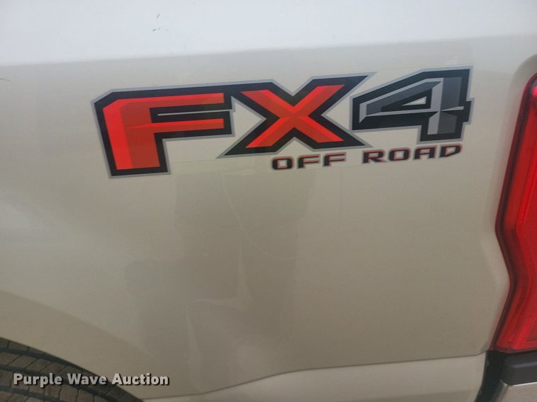 image for item DR4266 2017 Ford F350 Super Duty Lariat SuperCab pickup truck