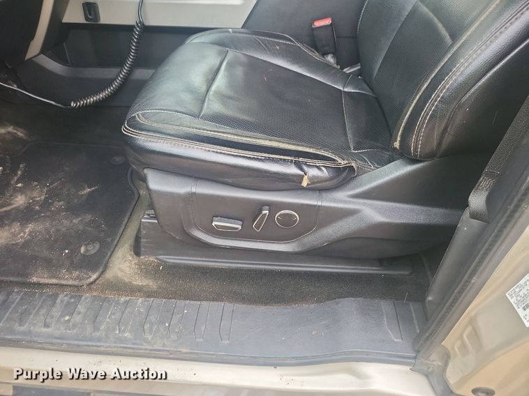 image for item DR4266 2017 Ford F350 Super Duty Lariat SuperCab pickup truck