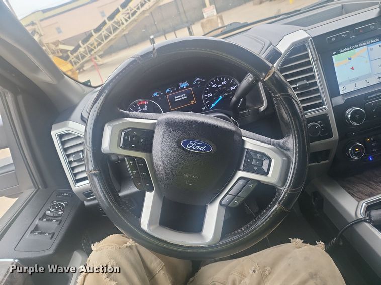 image for item DR4266 2017 Ford F350 Super Duty Lariat SuperCab pickup truck