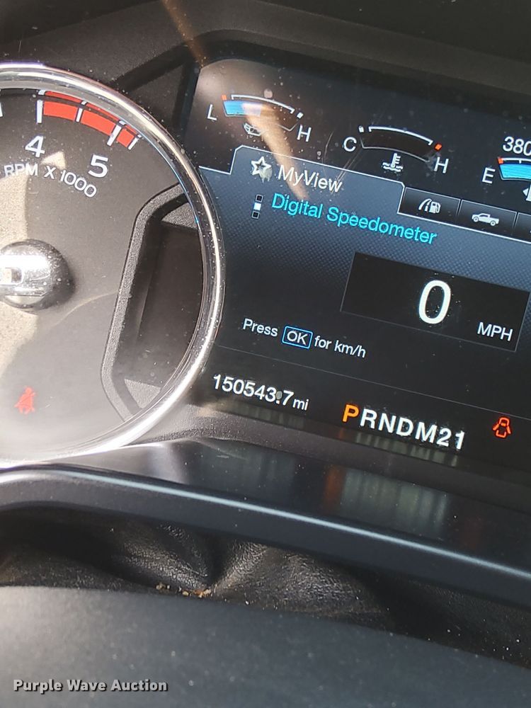 image for item DR4266 2017 Ford F350 Super Duty Lariat SuperCab pickup truck