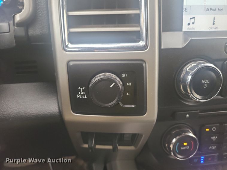 image for item DR4266 2017 Ford F350 Super Duty Lariat SuperCab pickup truck