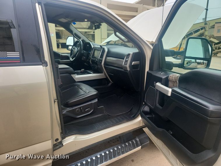 image for item DR4266 2017 Ford F350 Super Duty Lariat SuperCab pickup truck