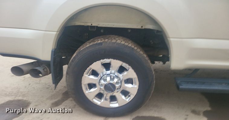 image for item DR4266 2017 Ford F350 Super Duty Lariat SuperCab pickup truck