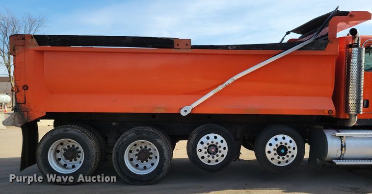 image for item DR4267 2007 Kenworth T800 dump truck