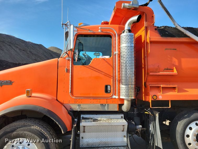 image for item DR4267 2007 Kenworth T800 dump truck