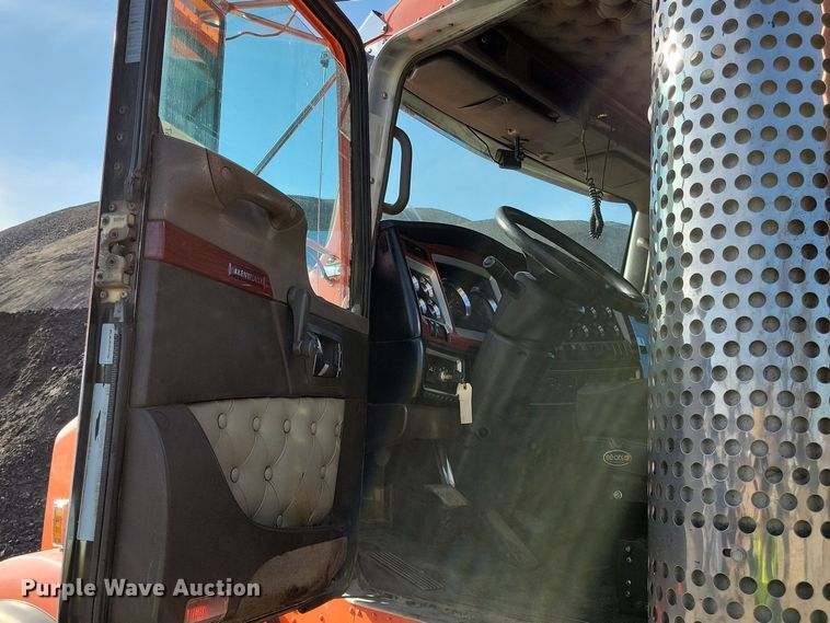 image for item DR4267 2007 Kenworth T800 dump truck