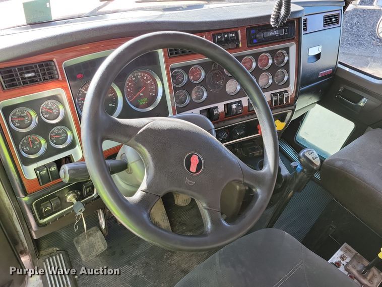 image for item DR4267 2007 Kenworth T800 dump truck