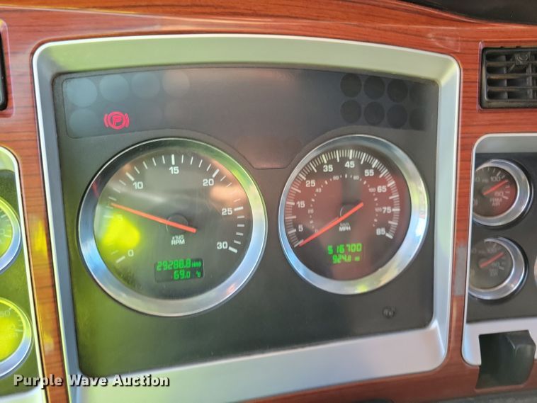 image for item DR4267 2007 Kenworth T800 dump truck