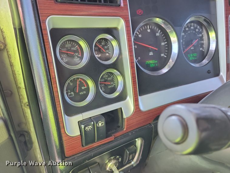 image for item DR4267 2007 Kenworth T800 dump truck