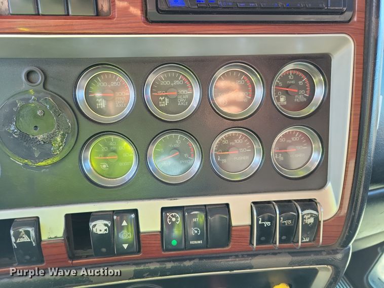 image for item DR4267 2007 Kenworth T800 dump truck