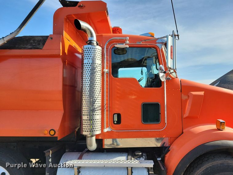 image for item DR4267 2007 Kenworth T800 dump truck
