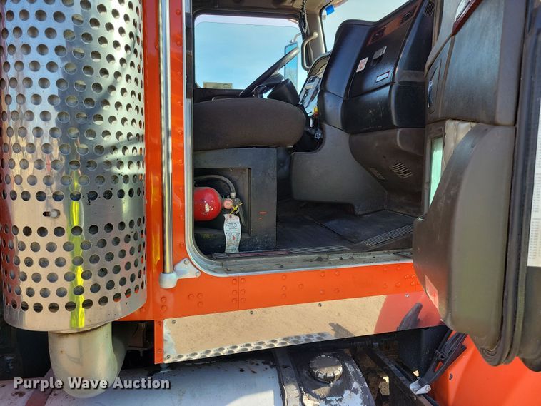 image for item DR4267 2007 Kenworth T800 dump truck