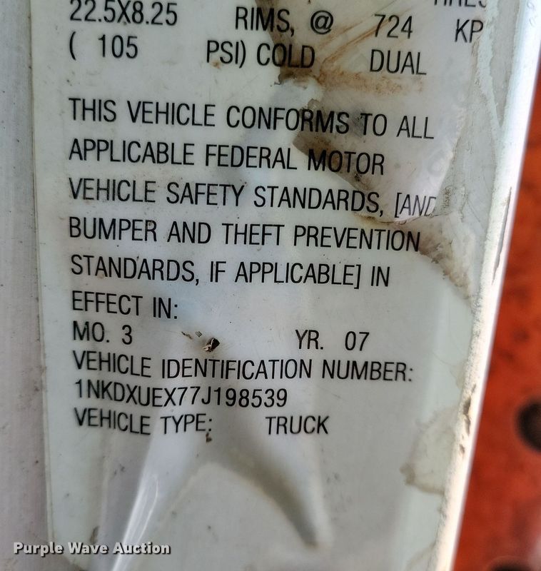 image for item DR4267 2007 Kenworth T800 dump truck