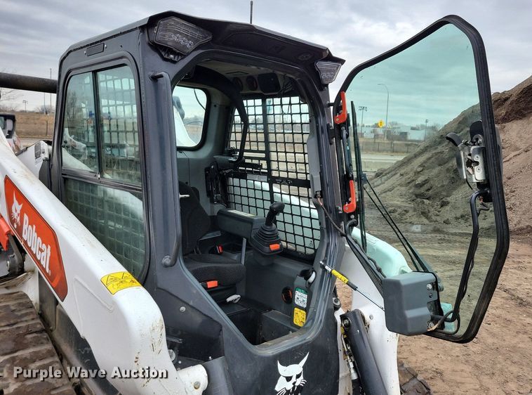 image for item DR4268 2022 Bobcat T76 tracked skid steer loader