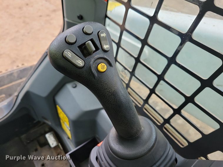 image for item DR4268 2022 Bobcat T76 tracked skid steer loader