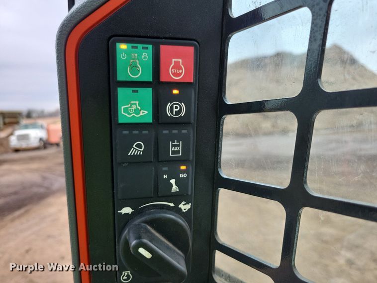 image for item DR4268 2022 Bobcat T76 tracked skid steer loader