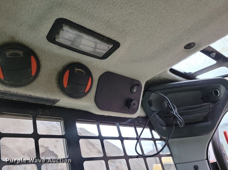 image for item DR4268 2022 Bobcat T76 tracked skid steer loader