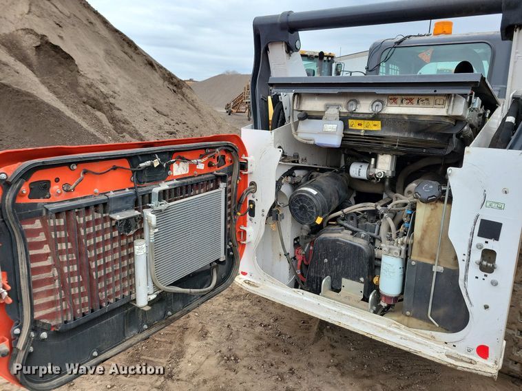 image for item DR4268 2022 Bobcat T76 tracked skid steer loader