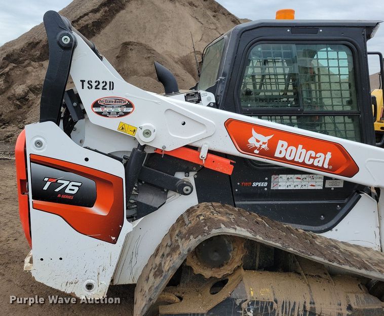 image for item DR4269 2022 Bobcat T76 tracked skid steer loader