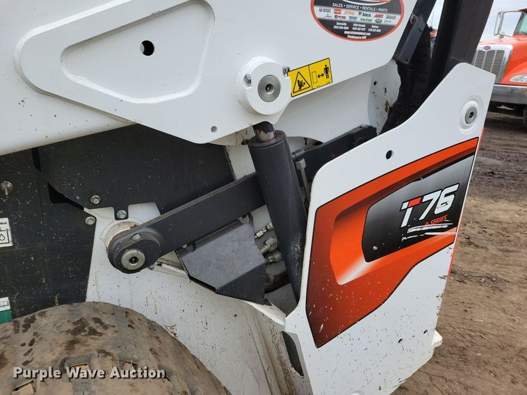 image for item DR4269 2022 Bobcat T76 tracked skid steer loader