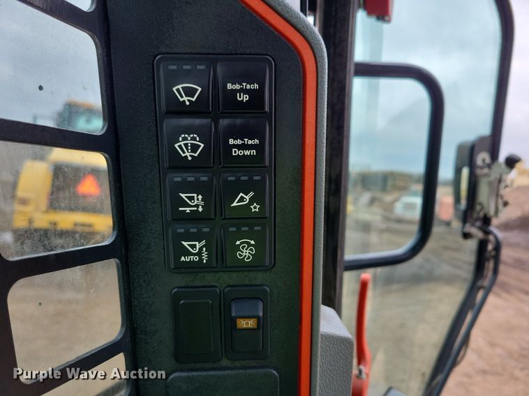 image for item DR4269 2022 Bobcat T76 tracked skid steer loader