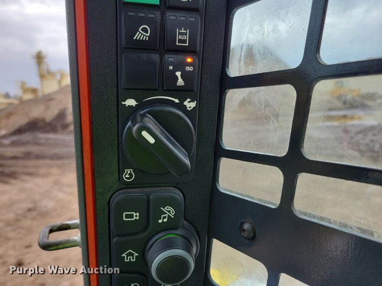 image for item DR4269 2022 Bobcat T76 tracked skid steer loader