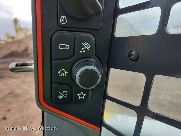 image for item DR4269 2022 Bobcat T76 tracked skid steer loader