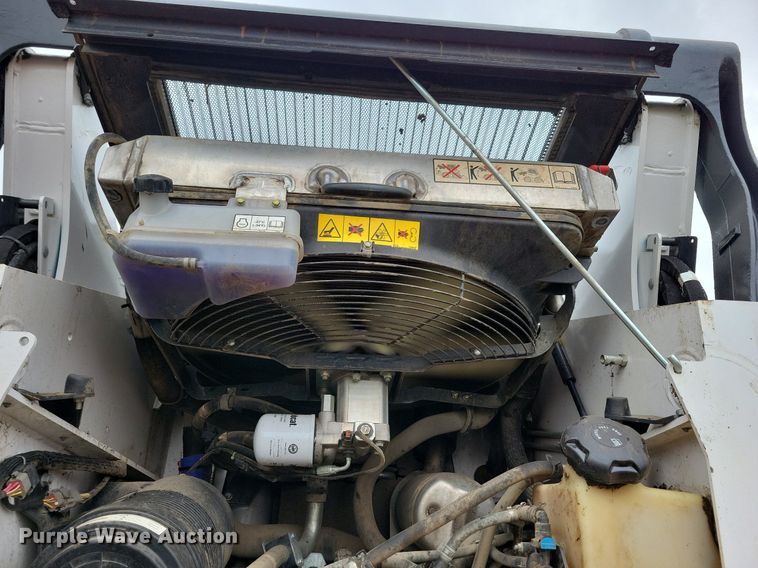 image for item DR4269 2022 Bobcat T76 tracked skid steer loader