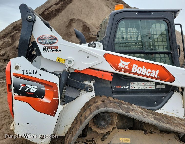 image for item DR4270 2021 Bobcat T76 tracked skid steer loader