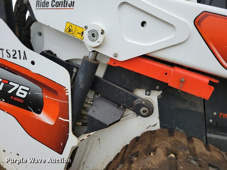 image for item DR4270 2021 Bobcat T76 tracked skid steer loader