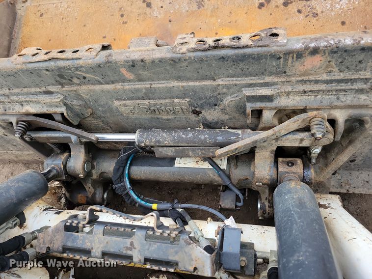 image for item DR4270 2021 Bobcat T76 tracked skid steer loader
