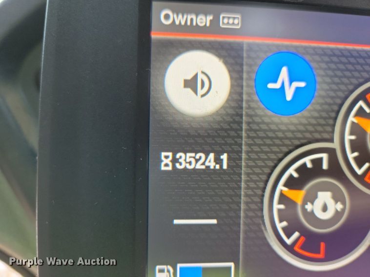 image for item DR4270 2021 Bobcat T76 tracked skid steer loader