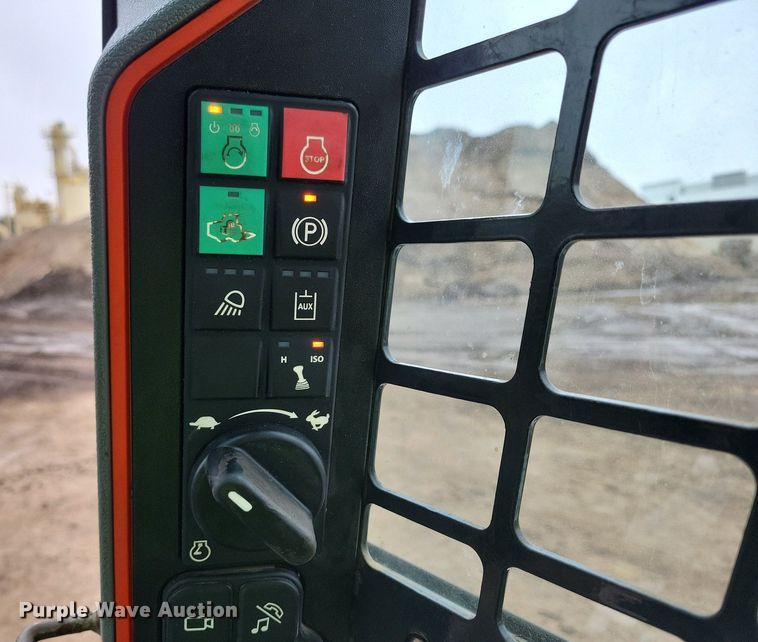 image for item DR4270 2021 Bobcat T76 tracked skid steer loader