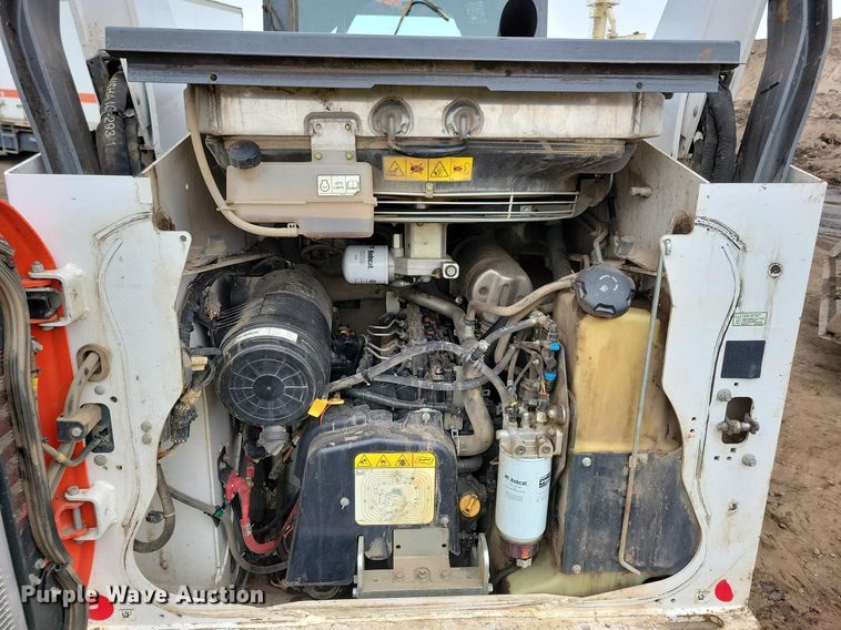 image for item DR4270 2021 Bobcat T76 tracked skid steer loader