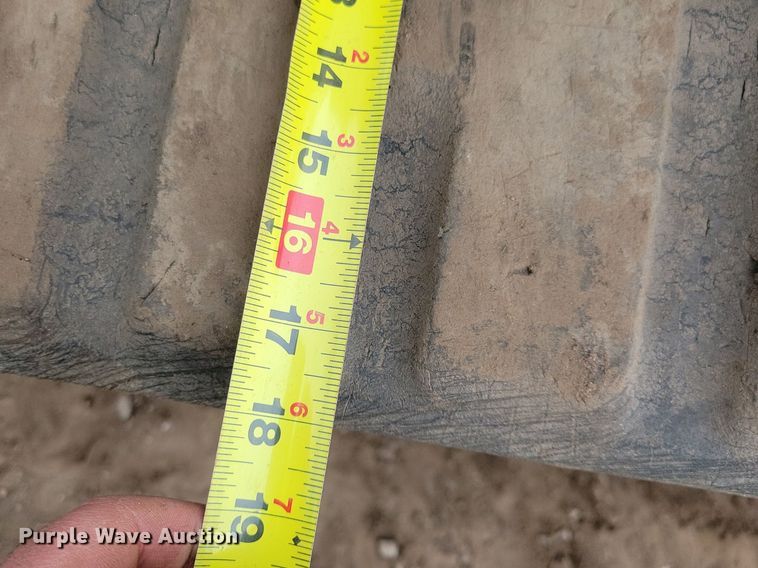 image for item DR4270 2021 Bobcat T76 tracked skid steer loader