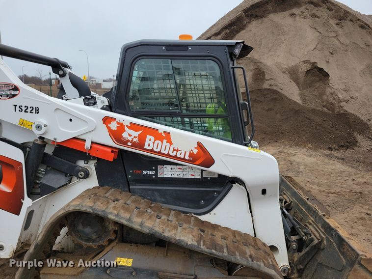 image for item DR4271 2022 Bobcat T76 tracked skid steer loader