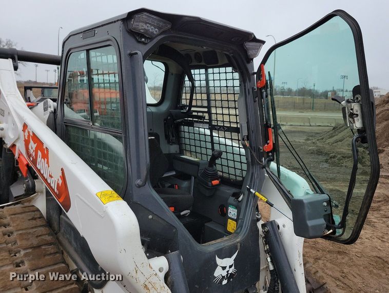 image for item DR4271 2022 Bobcat T76 tracked skid steer loader